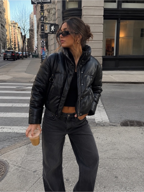 Abercrombie & Fitch Jackets & Blazers - Abercrombie & Fitch Black Cropped Puffer Jacket